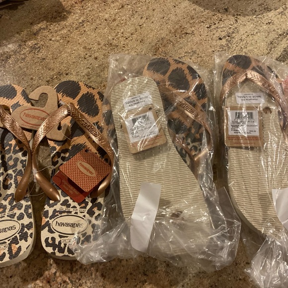 Brand new Havaianas flip flops - Picture 2 of 3